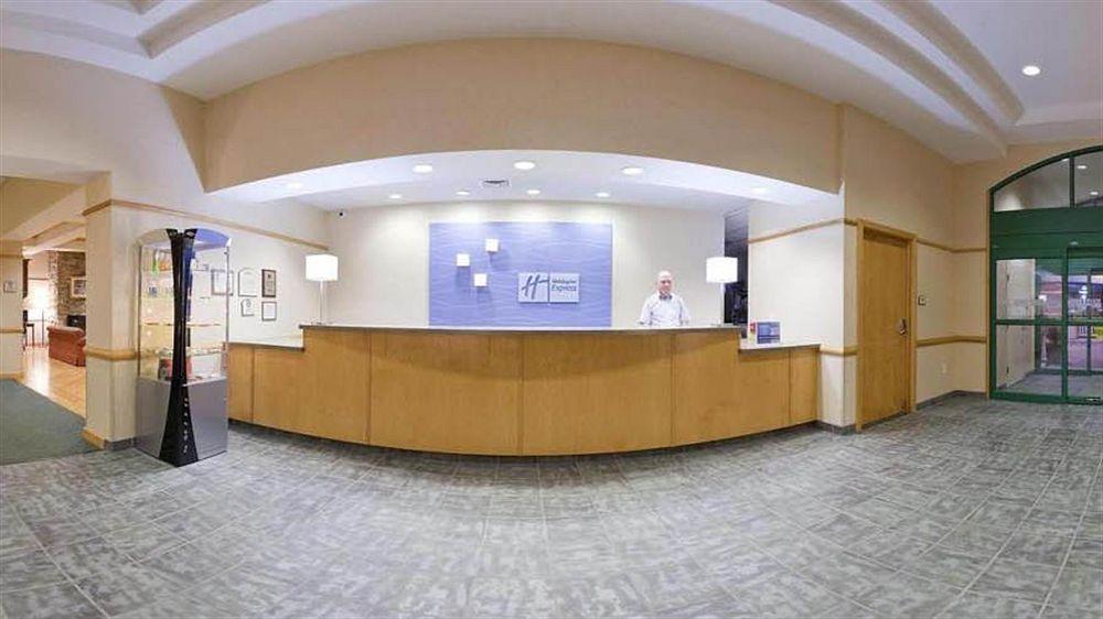 Holiday Inn Express Breezewood By Ihg Luaran gambar
