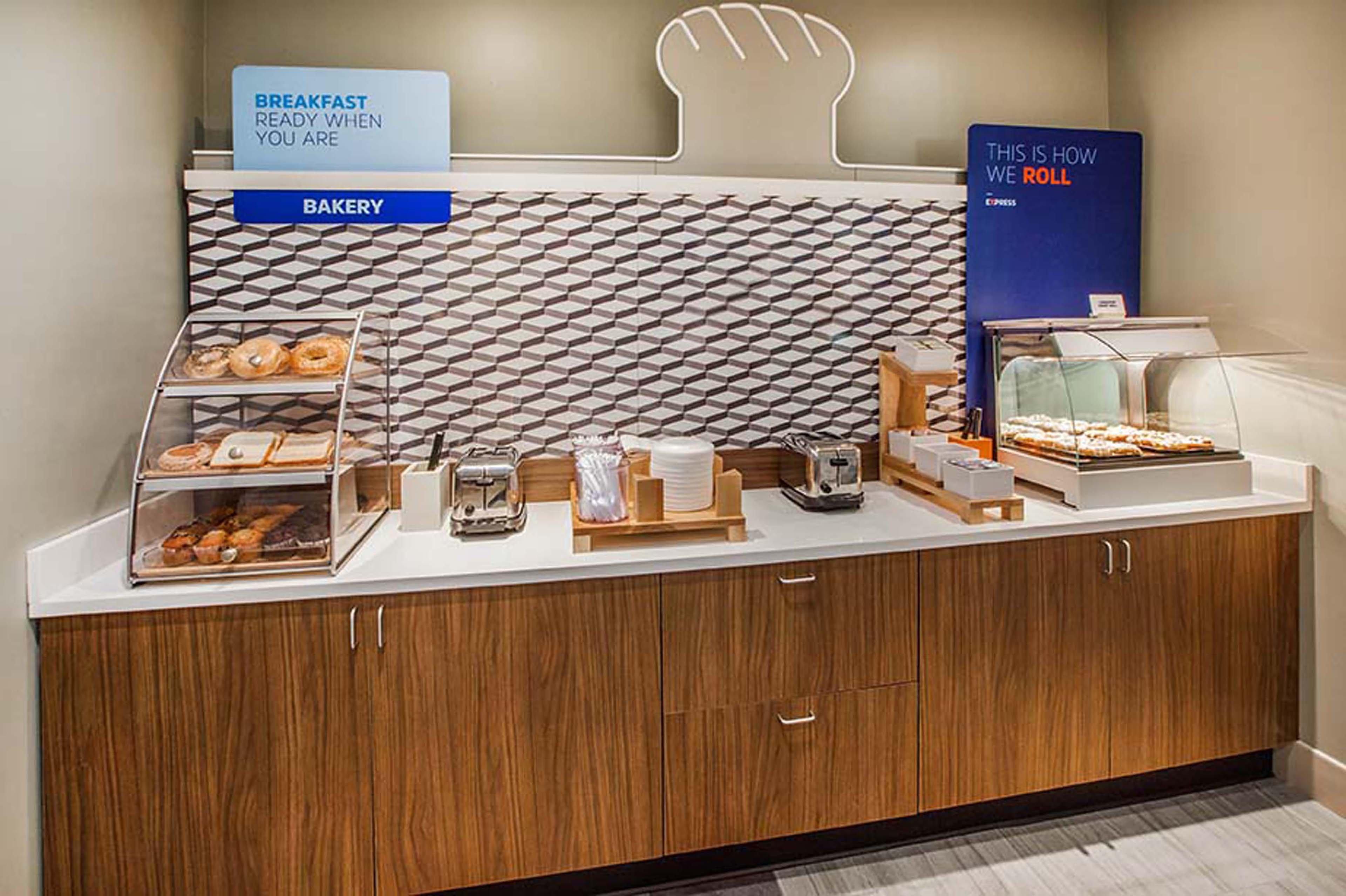 Holiday Inn Express Breezewood By Ihg Luaran gambar